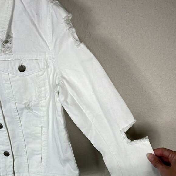 NWT Forever 21 White Denim Jean Trucker Jacket Destroyed Distressed Sz M - Picture 3 of 12